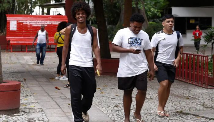 © Tânia Rêgo/Agência Brasil Enem 2025: prazo para pedir isenção da taxa acaba nesta sexta